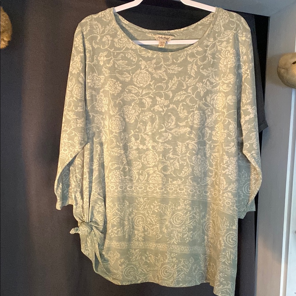 Floral Patterned Green Top